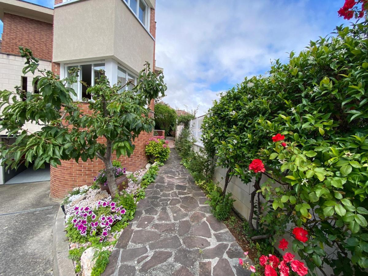 Casa Chalet Jardin Particular Ideal Grupos Y Familias Baranain Exterior foto